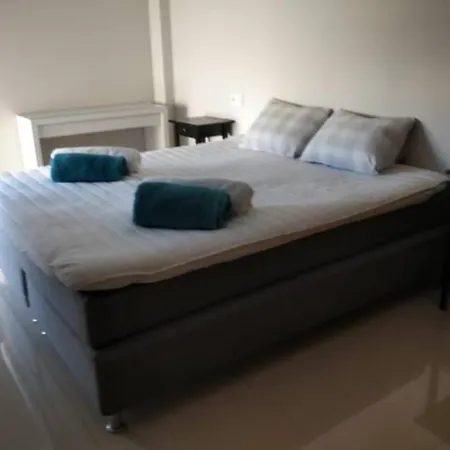 Apartment 3 Bedroom Duplex In *
