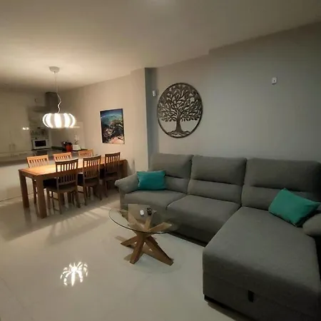 Apartment 3 Bedroom Duplex In